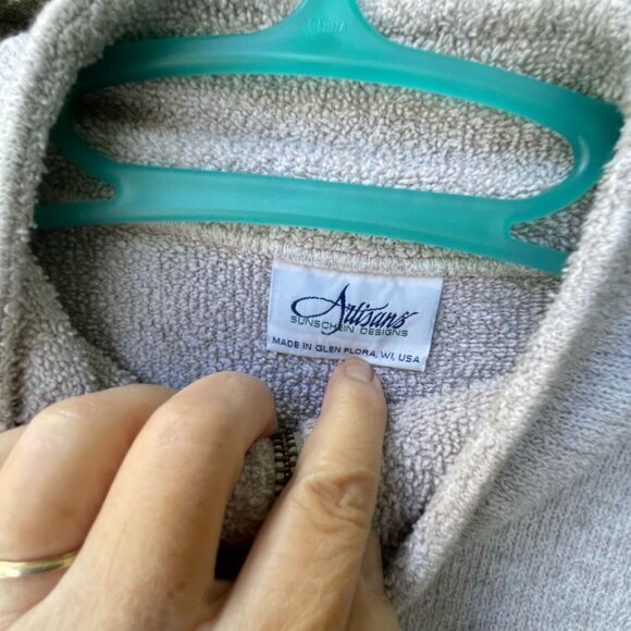 Vintage  Artisans Sunshein Designs  size L embroidered cardinal ( measured) grey - Picture 4 of 9